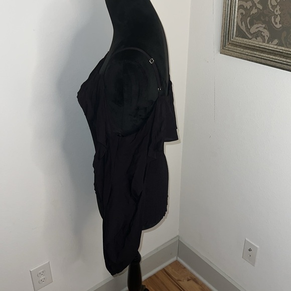 INC International Concepts black smocked cold shoulder ruffled top blouse Sz L - Picture 5 of 8